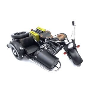 Didelis metalinis motociklo modelis su vežimėliu